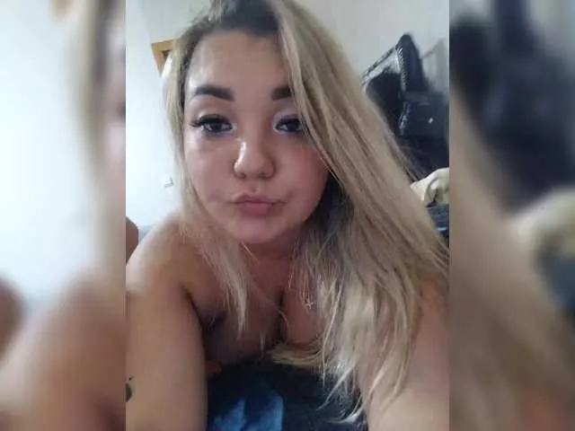 -B-a-D-G-1-r-L on BongaCams 