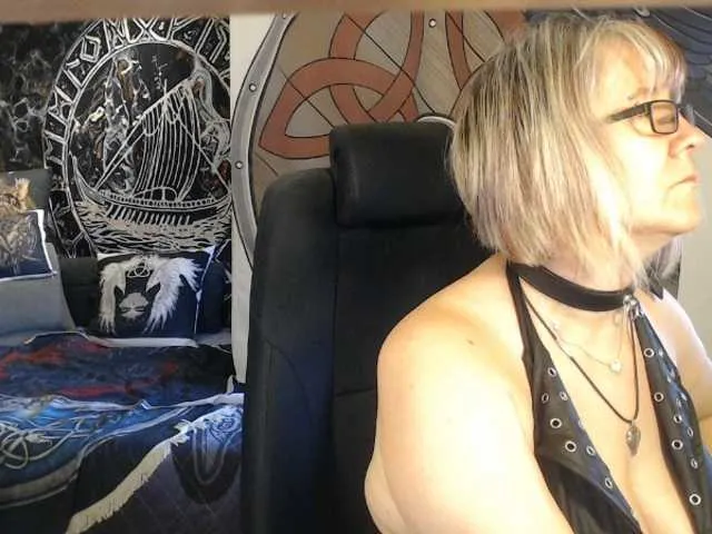 90dTitten — My sexual appetite cannot be satisfied - all I want is sex! Preferably right now! - Come and guide my hands through the Land of Desire.I have no Tabus! I also have a Fuckinmashine and i use her in private!