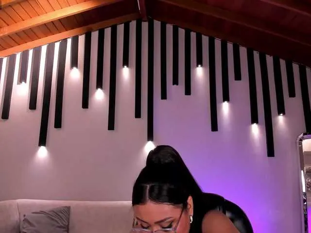 AmberLewis — I love it when they support me, that means they like my show and get horny with my body.