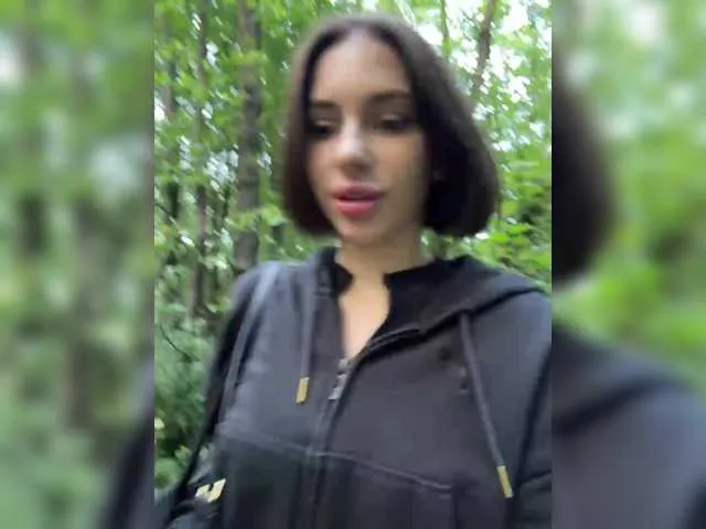 BabyDarii on BongaCams 