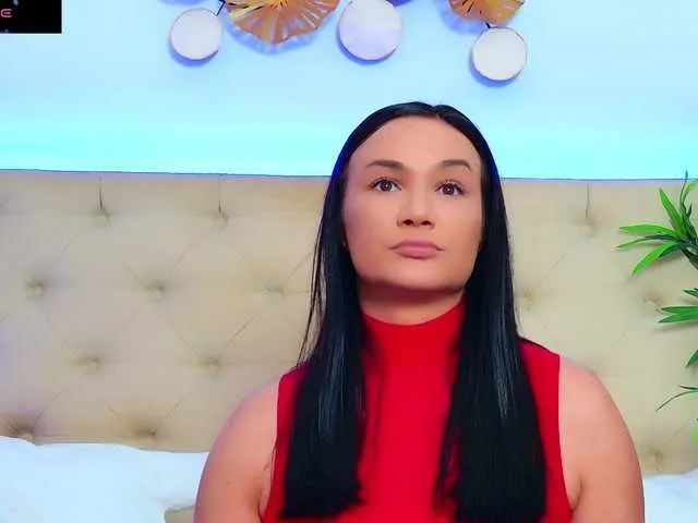 DaliyaArabian — I like relaxed people with a sense of humor. It will always be a turn on for me to see a man ready to do anything to make me laugh. Remember: If you can make a woman laugh, you can make her do everything