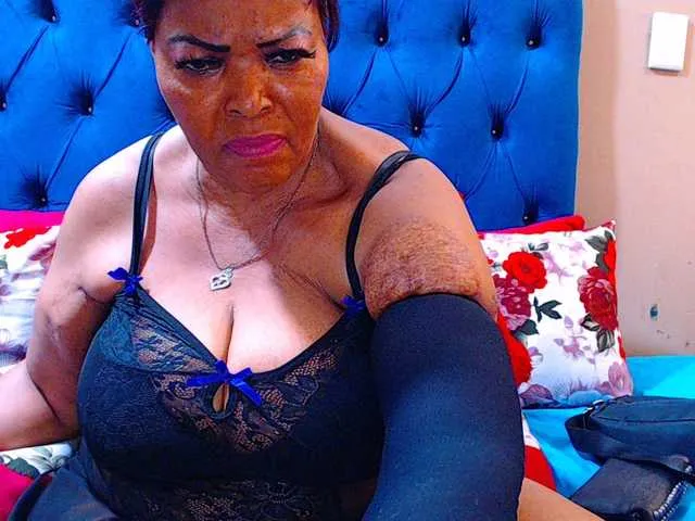 Ebonycandy10 — a respectfu man that love loves himself and be romantic