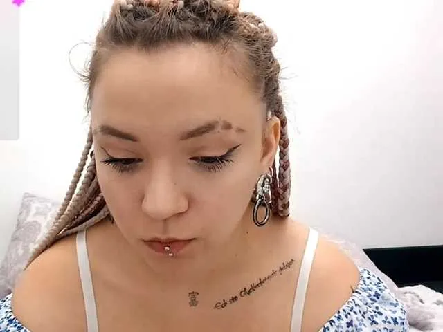 EleanorBaker on BongaCams 