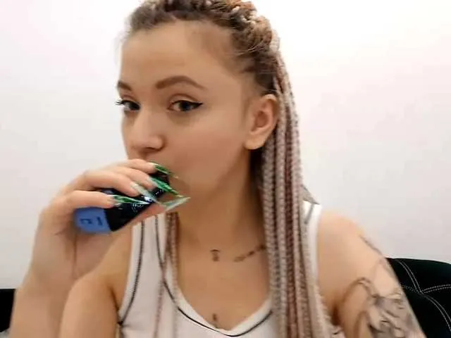 EleanorBaker on BongaCams 