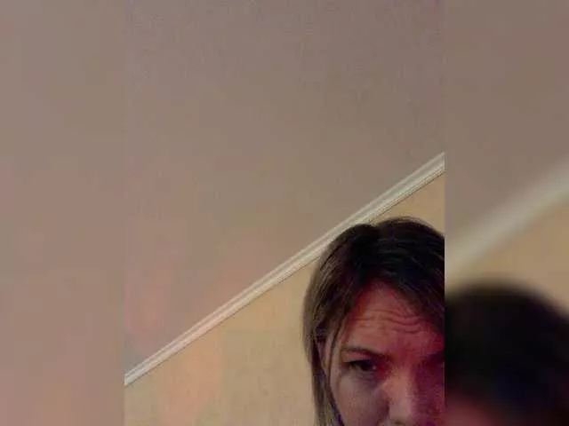 Ella-Pearlie on BongaCams 
