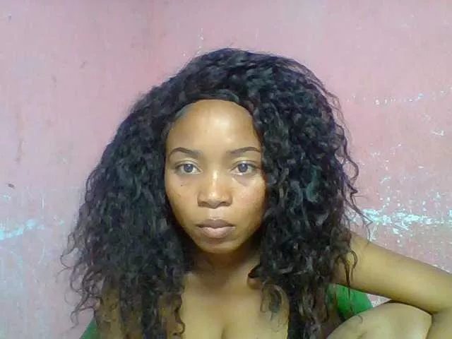 Estelahh on BongaCams 