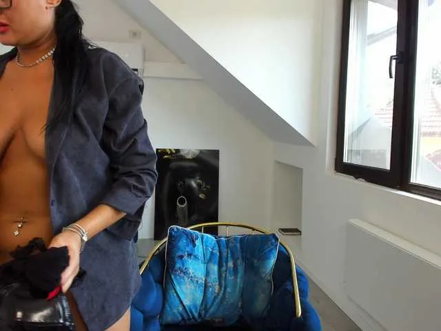 HelenSinn on BongaCams 