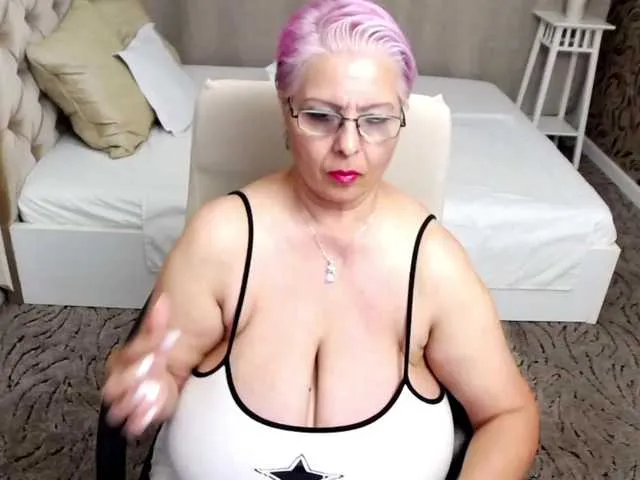 LadyLibely — A gentle tease with the tip of your tongue, slowly getting down from my neck to my belly button makes me melt and give in to your passion :*