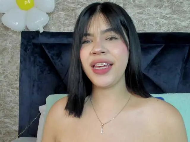 Lily-Woodz on BongaCams