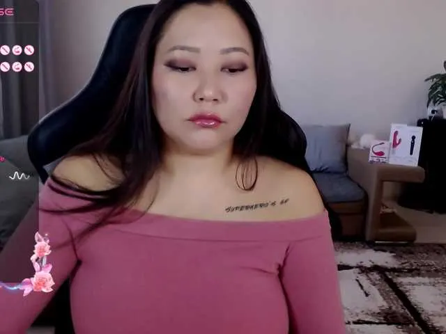 LisaAsianFlower — guys in short skirts with a juicy ass, those who are ready to worship the mistress and pay tribute to her in gratitude
