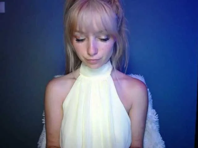 LuciaLovely — My Fantasies
A strong manly voice, but in the same time in his voice i need to feel pasion!What is about sex fantasies that feels so much like a vacation from reality?