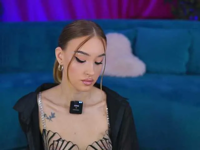 MaryJWatson — Kisses on my neck, soft touches on my back, your warm breath on my skin that will give shivers on me back, vine in the glass and ultra high vibes combined with intense foreplay.