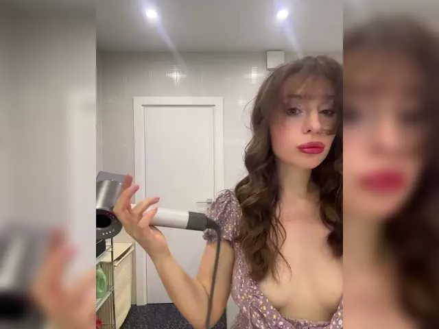 Melissa222Femdom on BongaCams