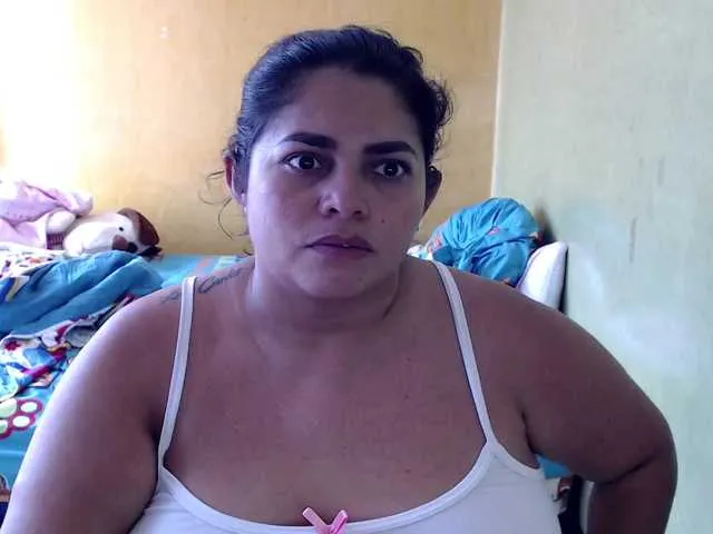 mia-naughty — I am excited by users who have a good vibe, who support my effort and time in front of the camera.