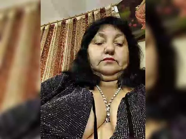 Nezsbudka on BongaCams
