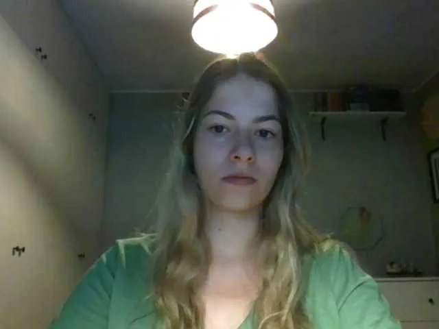 RosieJune on BongaCams