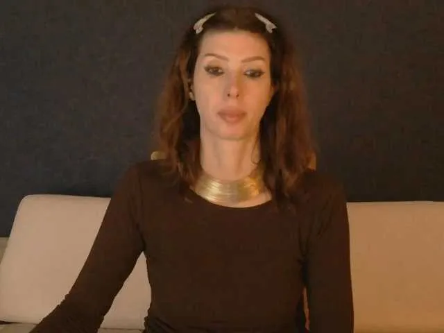 RoxySkyBlue — My king doesn't speak. He starts with gifts. His tokens speak louder than his words. He dominates and orders, and if he doesn't dominate, then he's silent. Slaves and cuckolds weren't given a word. Show me who is the daddy, or you'll lick my pussy...