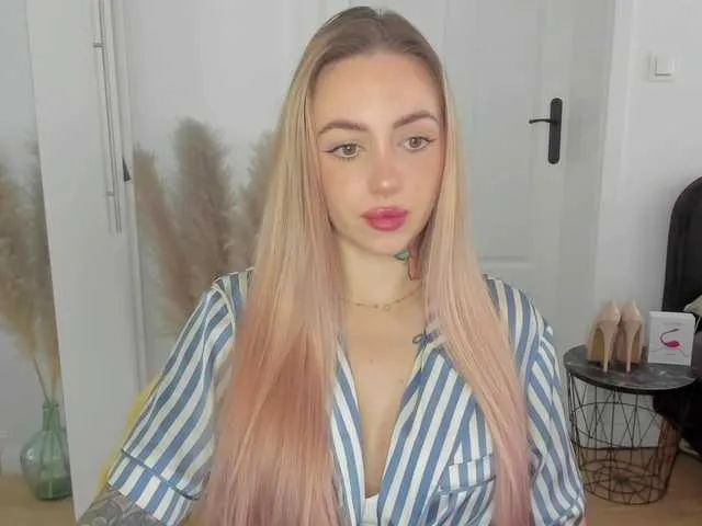SEXYcoralie — Hello there my boys..
...