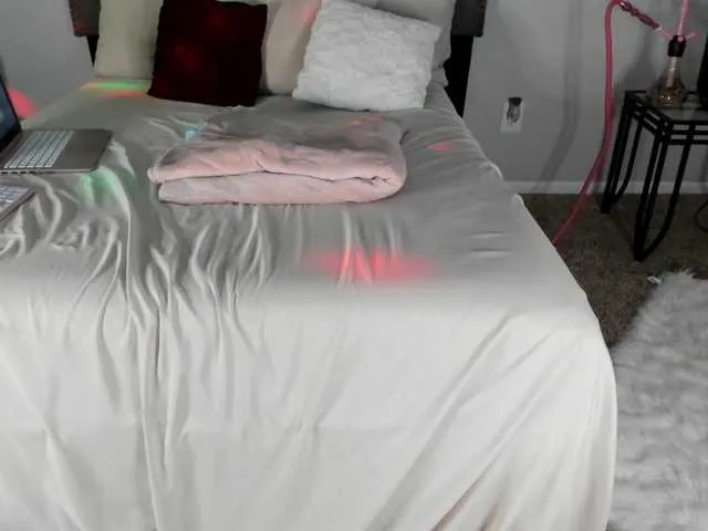 Yiauana — Sex, Dick IN my Mouth, Wet Pussy, Licking your dick... CUM all in my mouth... My tight wet puss wrapped around UR COCK!!!!