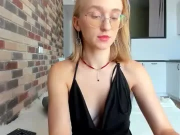 _ruby_kim — Wet chest  #feet #natural #skinny #smalltits #young [470 tokens left]