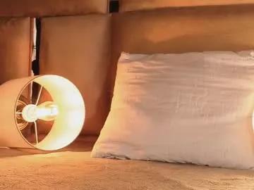 angelinepossy on Chaturbate