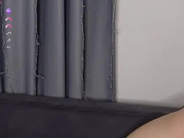beckymartens — ClassicTicket: Show in progress.  All naked !  Lets play and cum together   . Tip 501 tokens to get your ticket.  Type /cmds to see all commands.