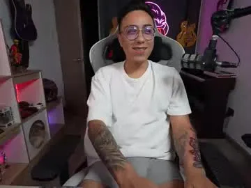 bigxboy96 — hello  ** big cum show for you #latino #bigcock #monstercock #uncut #young [1000 tokens remaining]