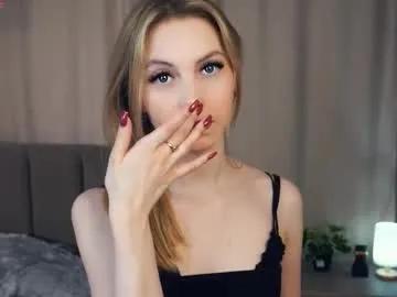 constanceglascov on Chaturbate