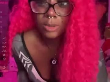 cy6er5lutt on Chaturbate