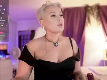 divine_kim on Chaturbate 
