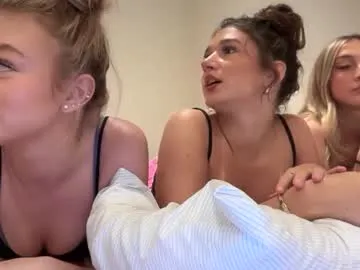 kenziesmithh — shake bootyyyy #new #feet #blonde #18 #innocent [2085 tokens remaining]