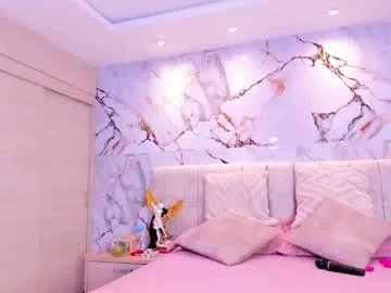 kiana_cream on Chaturbate