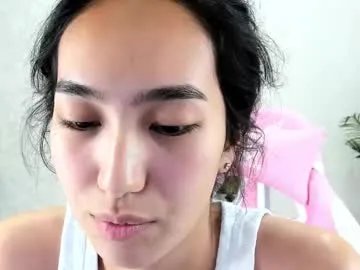 kira_lilian on Chaturbate
