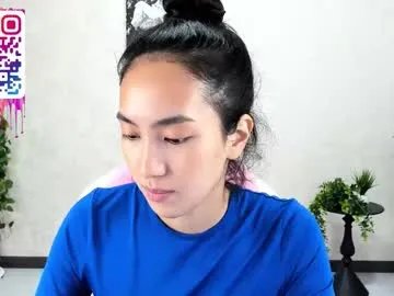 kira_lilian on Chaturbate