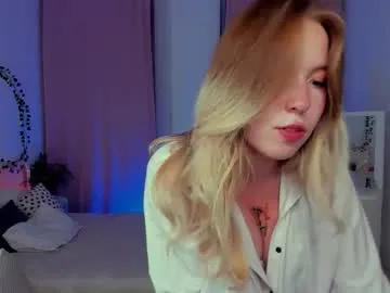 lanaroselle — Hi, its Lana, its my first day after vacation # 18 - Goal: hugs&kisses [54 tokens left] #new #lovense #teen #nonude