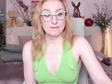 madissonkiss — #milf #pantyhose #c2c #stockings #squirt #smalltits