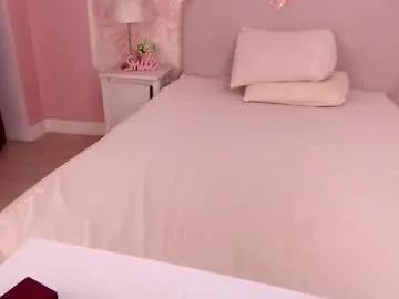 oneblondenicole on Chaturbate