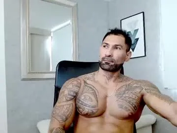 rogers_p — turn me on and make me CUM! #cum #muscleworship #smoking #bigdick #bodybuilder [1 tokens remaining]