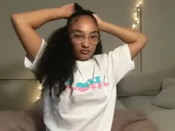 rosalinatoosexy — #new #glasses #curlyhair #lovense - Goal: top off ;p   [430 tokens left]