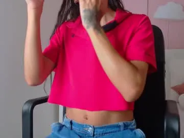 tiana_cinnamon — GOAL: Rub en my asshole [67 tokens remaining] Do we play to hide or to undress first? #Submissive #trans #cum #anal #twink