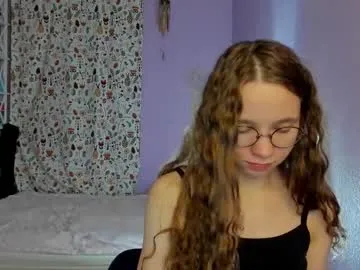your_leslie — Feet [41 tokens left] Welcome to my room PM 5 tok #petite #young #feet #teen #cute