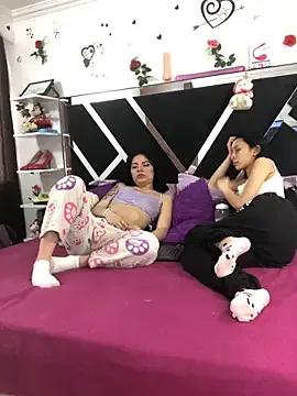 1lovelygirls on StripChat