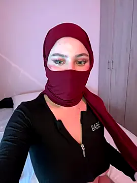 amaal_ — bounces my tits