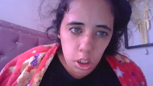 annarose19 on StripChat 