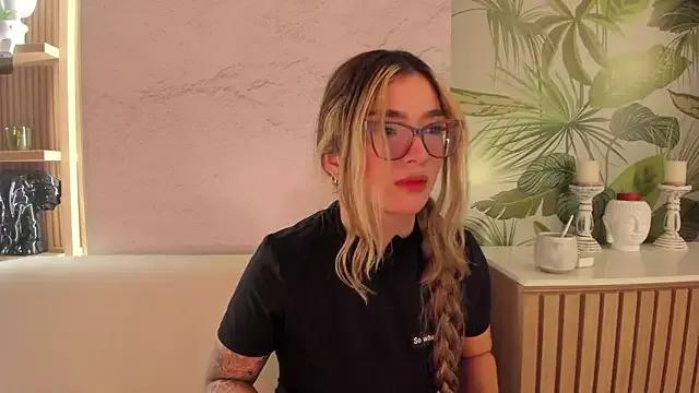 Arianavillada on StripChat 