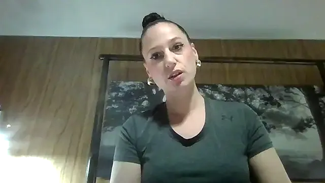 Audrey_hotty — oil up my body and touch myself
