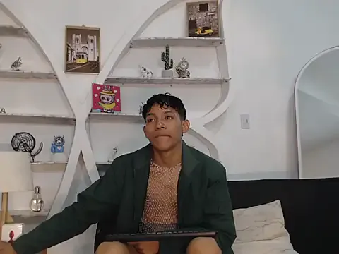 BEAUTY_BOYS1 — SUCK BALLS