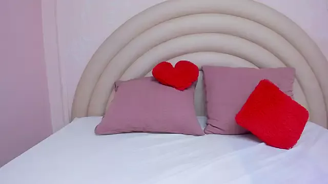 BellaaRos on StripChat 