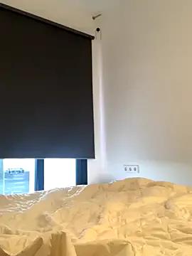 Bellablows on StripChat 