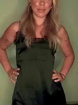 Bellablows on StripChat 